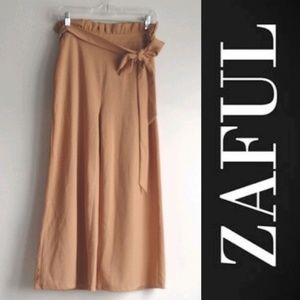 NWT--ZAFUL WIDE LEG CROP PANTS